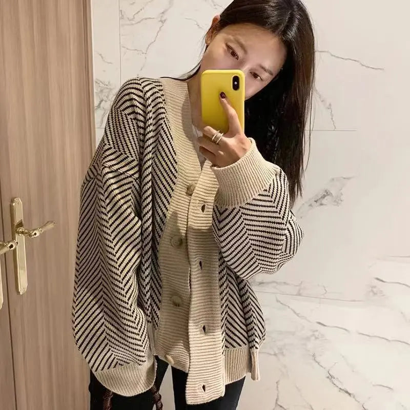 V-neck Diamond Stripe Lazy Style Literary Knit Cardigan - VogueDarzi